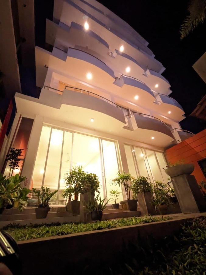 Hotel Marine At Negombo Beach Exterior photo