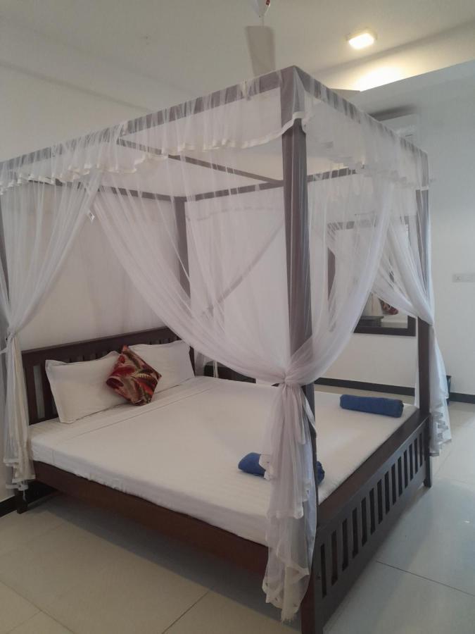 Hotel Marine At Negombo Beach Exterior photo