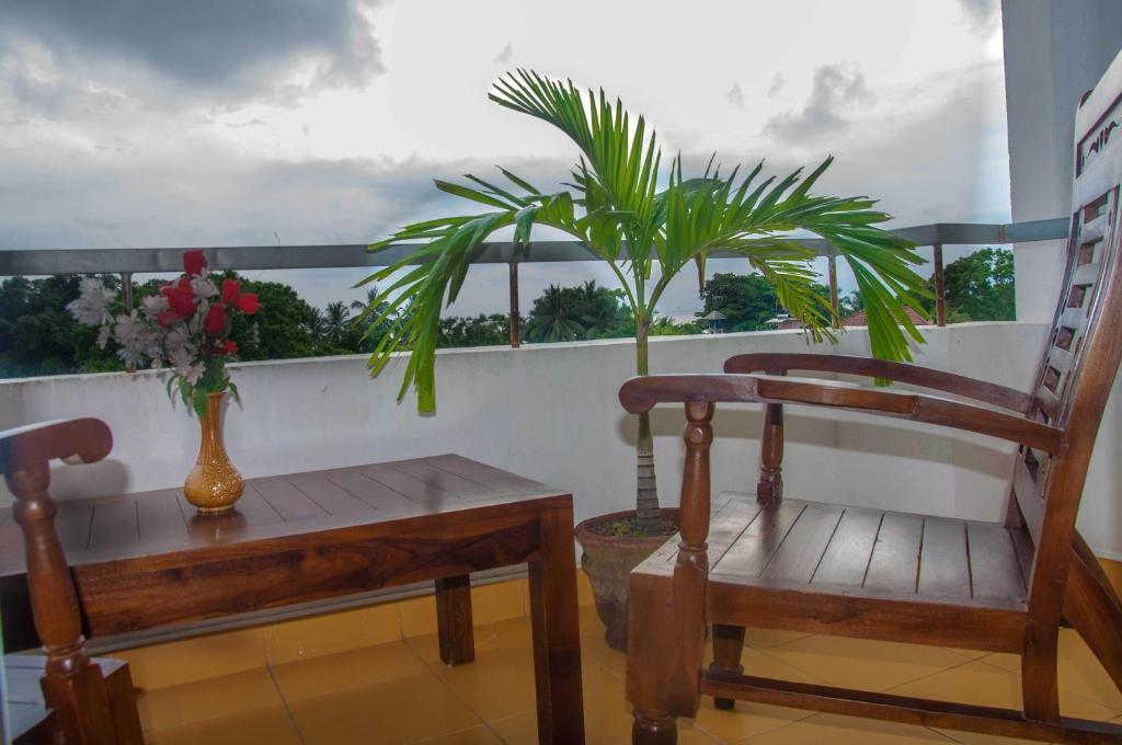 Hotel Marine At Negombo Beach Exterior photo