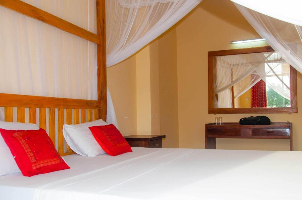 Hotel Marine At Negombo Beach Room photo