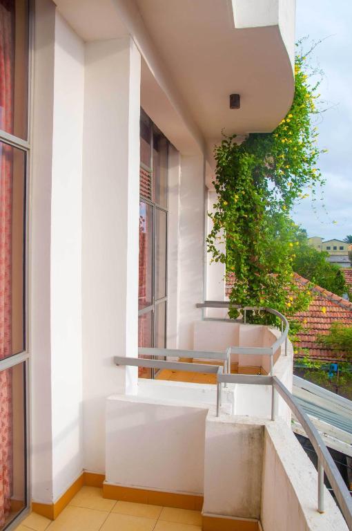 Hotel Marine At Negombo Beach Exterior photo