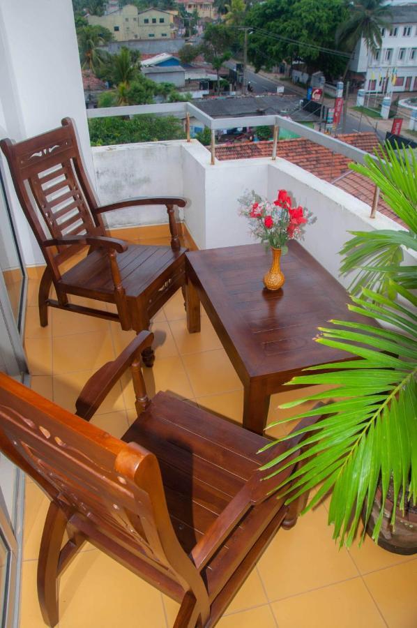 Hotel Marine At Negombo Beach Exterior photo